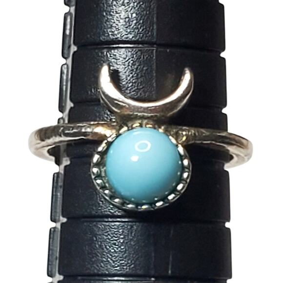 Silver Tone Ring Sz 4.5 Unsigned Blue Cabochon Crescent Moon - Picture 1 of 4